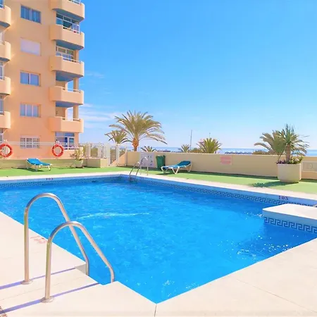 Port Yvonne إِستيبونا